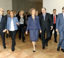 Doña Sofía a su llegada al Auditorio de la Fundación General de la Universidad de Salamanca
